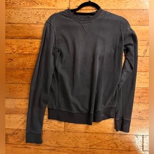 AR 321 crew neck sweatshirt size small